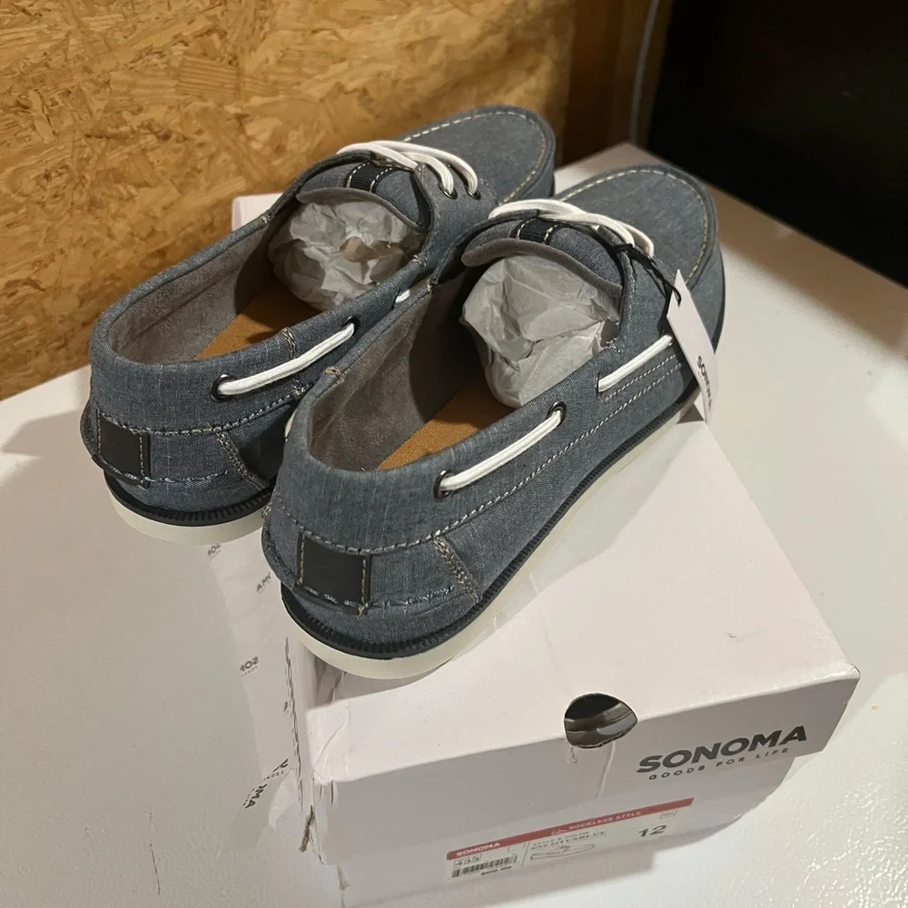 Sonoma Boat Shoes with lace up design